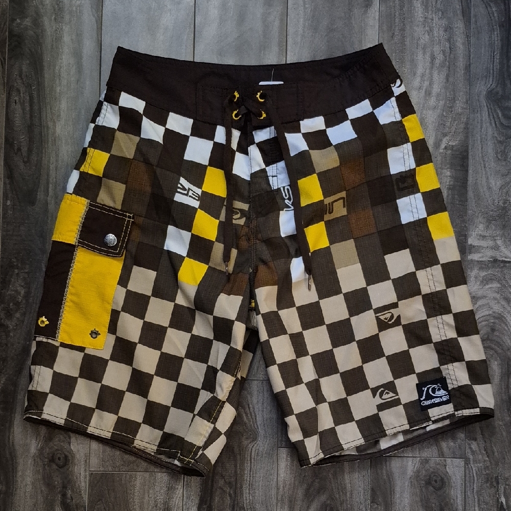 Size 30 Quiksilver Men's Checkered Board Shorts